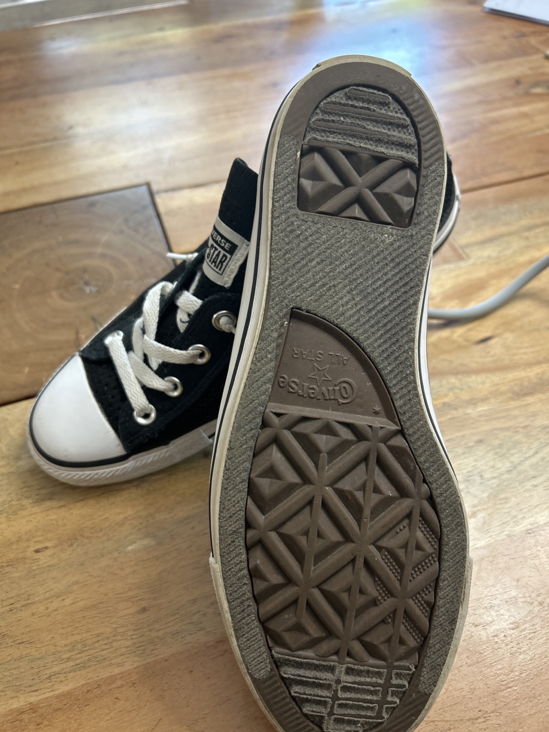 Converse ladies size 9 - photo 2