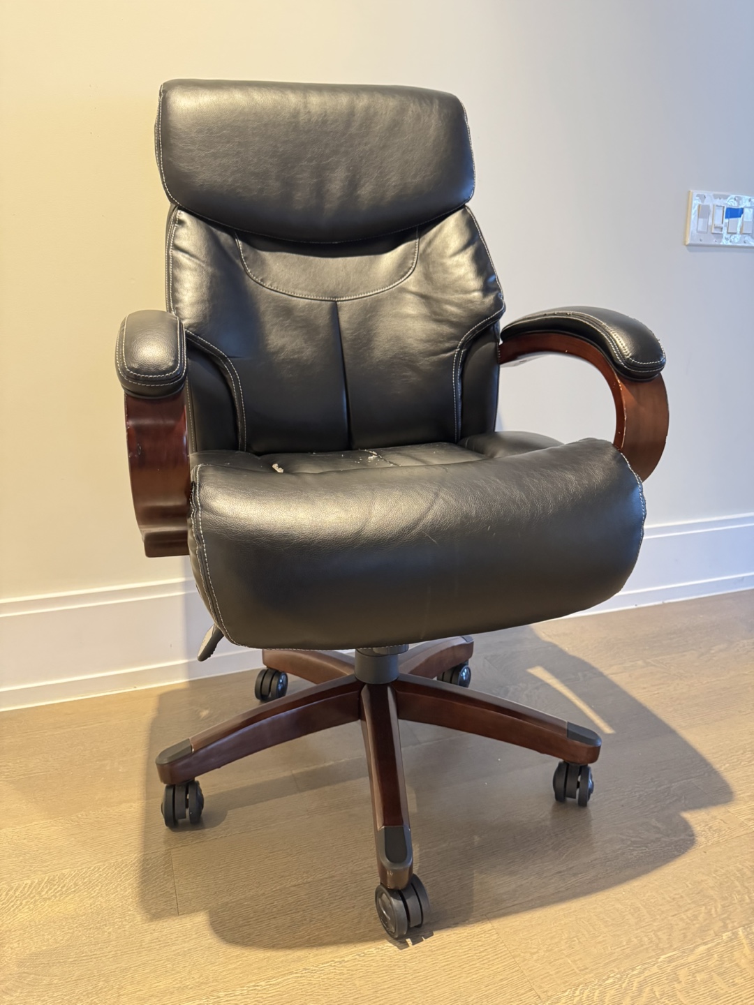 LazyBoy - Leather Executive Office Chair - Black