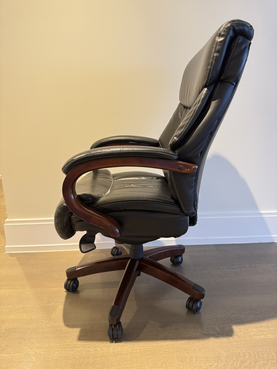 LazyBoy - Leather Executive Office Chair - Black - photo 3