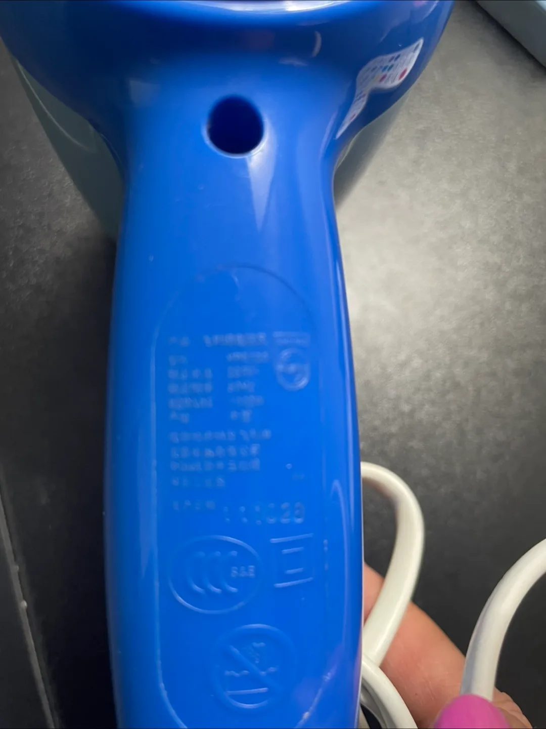 Philips SalonDry Compact 1000W Hair Dryer image indicator(4)