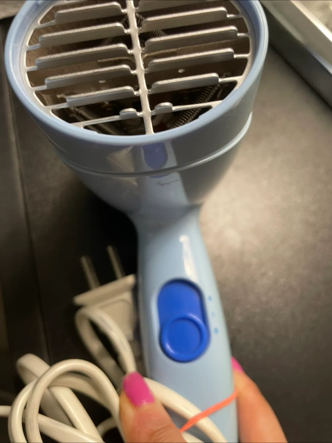 Philips SalonDry Compact 1000W Hair Dryer image indicator(3)