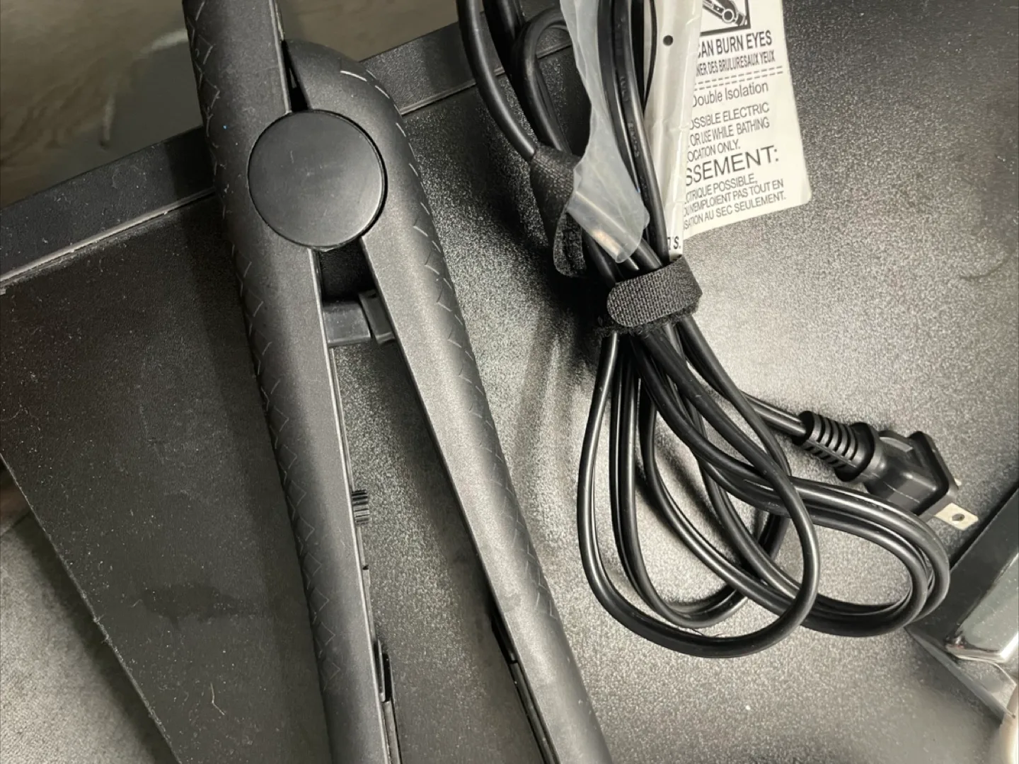 🥕Kipozi Hair Straightener - Like New! image indicator(5)