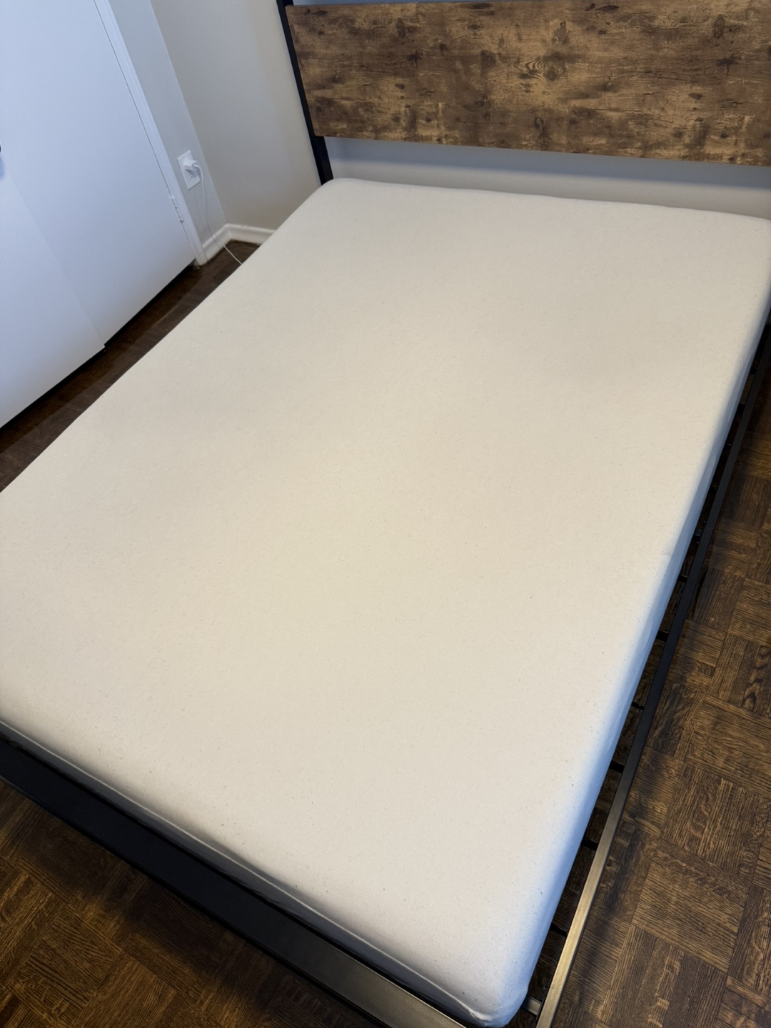 Memory Foam Mattress - Queen size