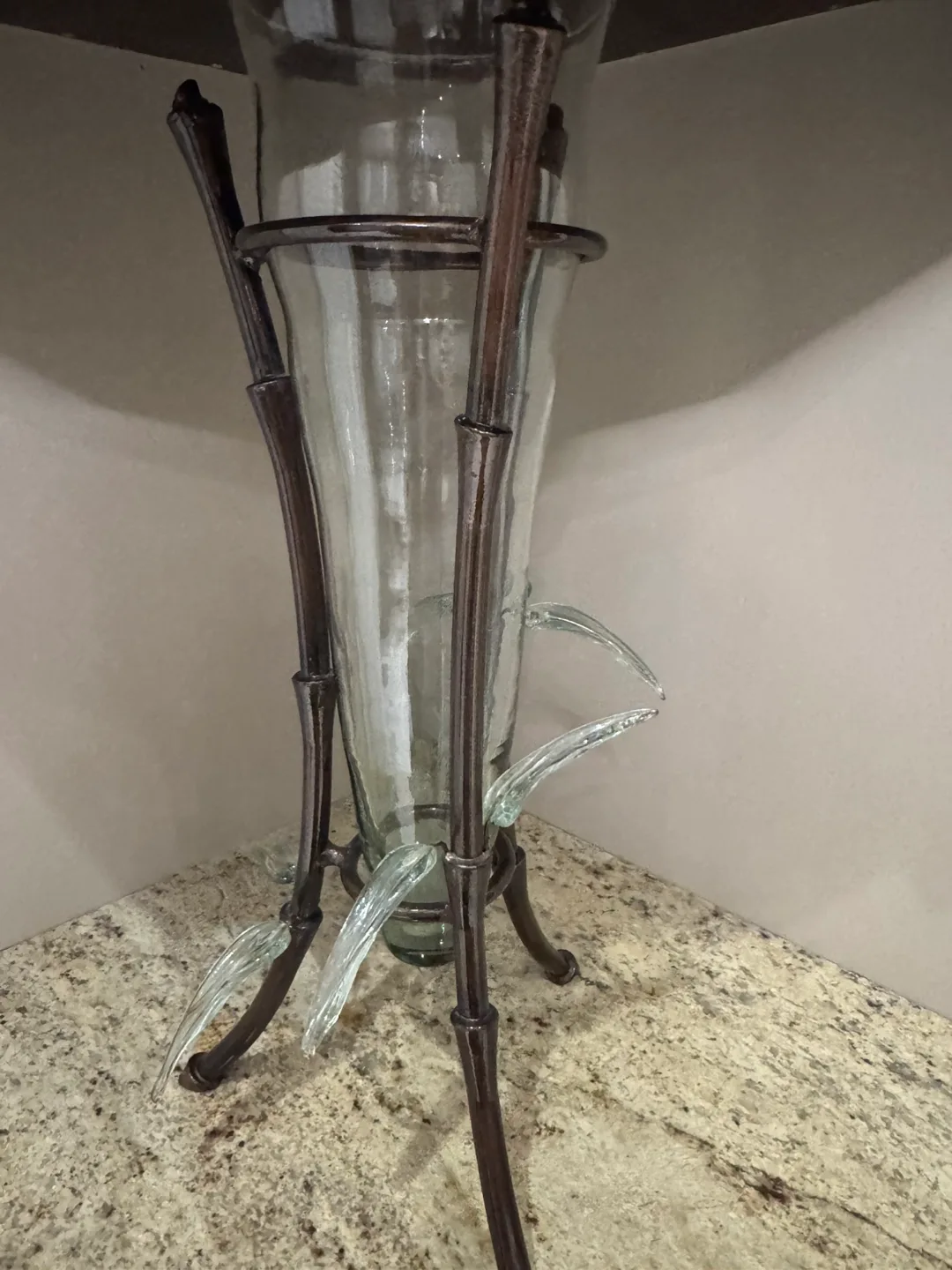 Decorative Glass Vase with Metal Stand image indicator(2)