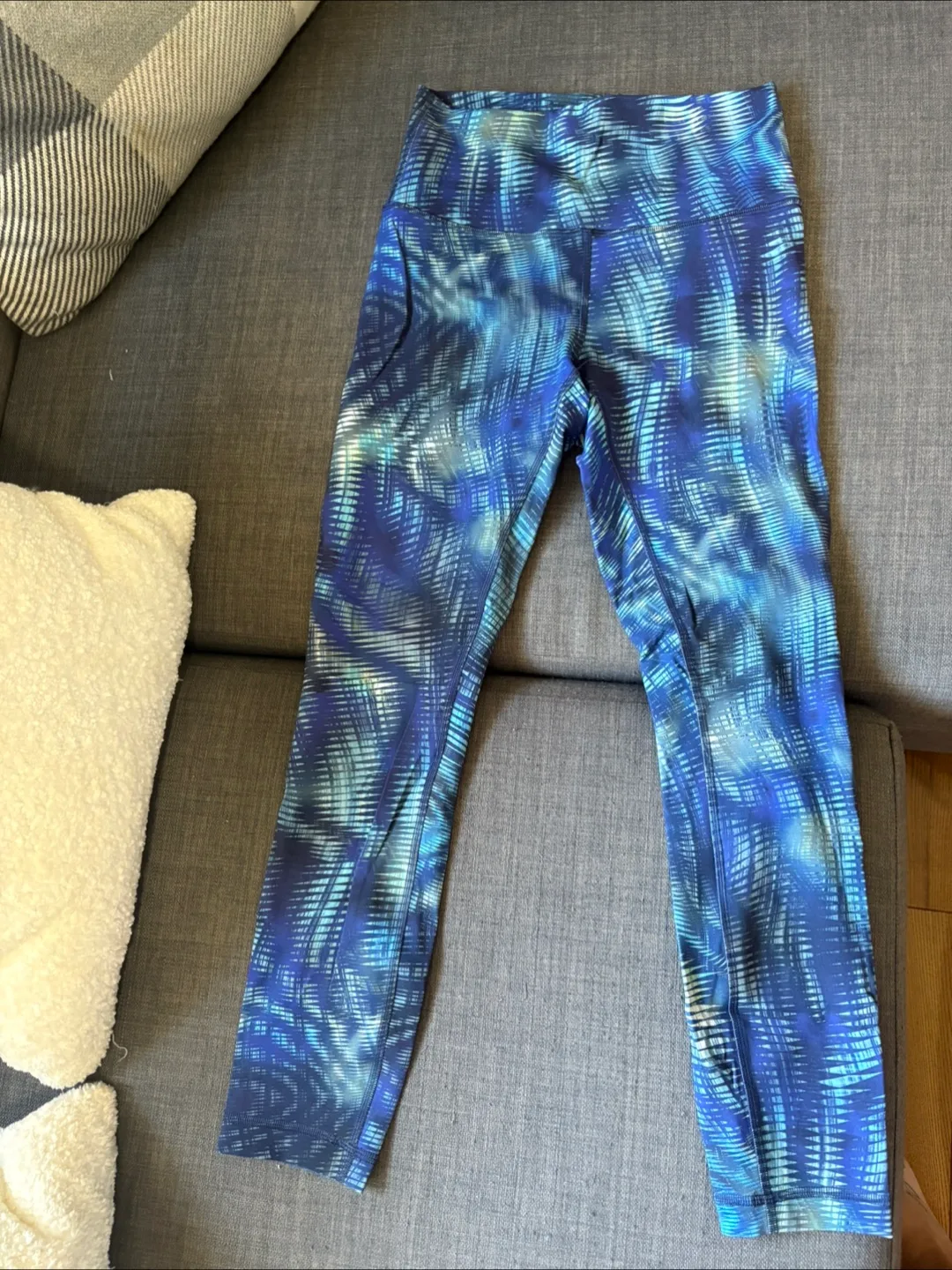 Lululemon Align Size 4 image indicator(2)