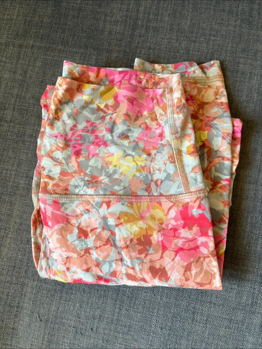 Lululemon Align Size 4 image indicator(3)