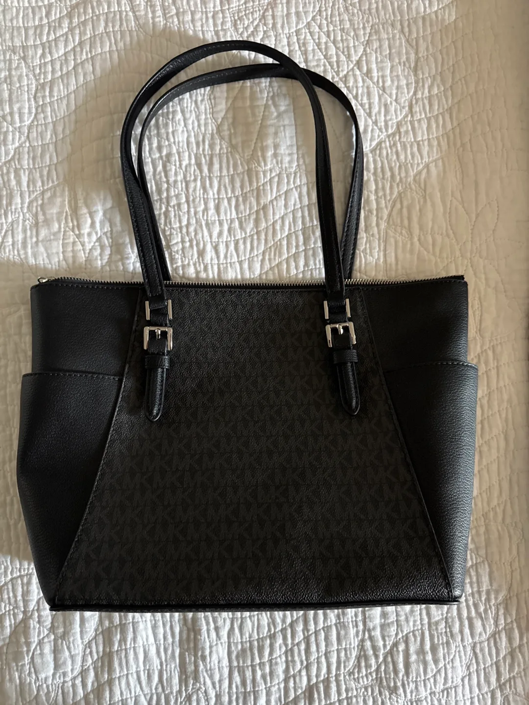 Michael Kors Black Tote Bag image indicator(3)