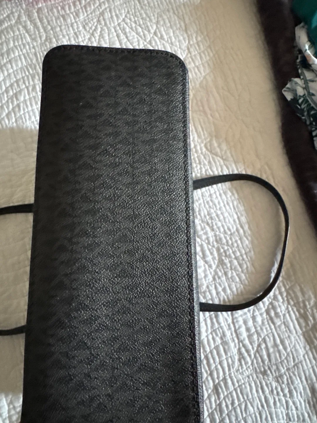 Michael Kors Black Tote Bag image indicator(2)