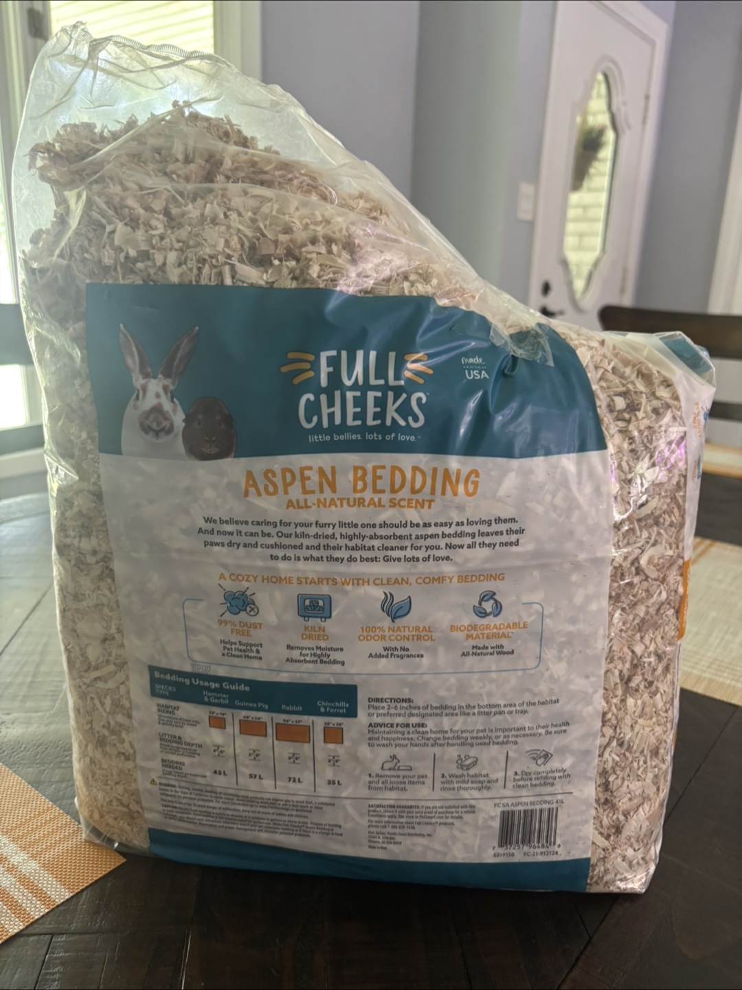 Full Cheeks Aspen Bedding for Small Animals