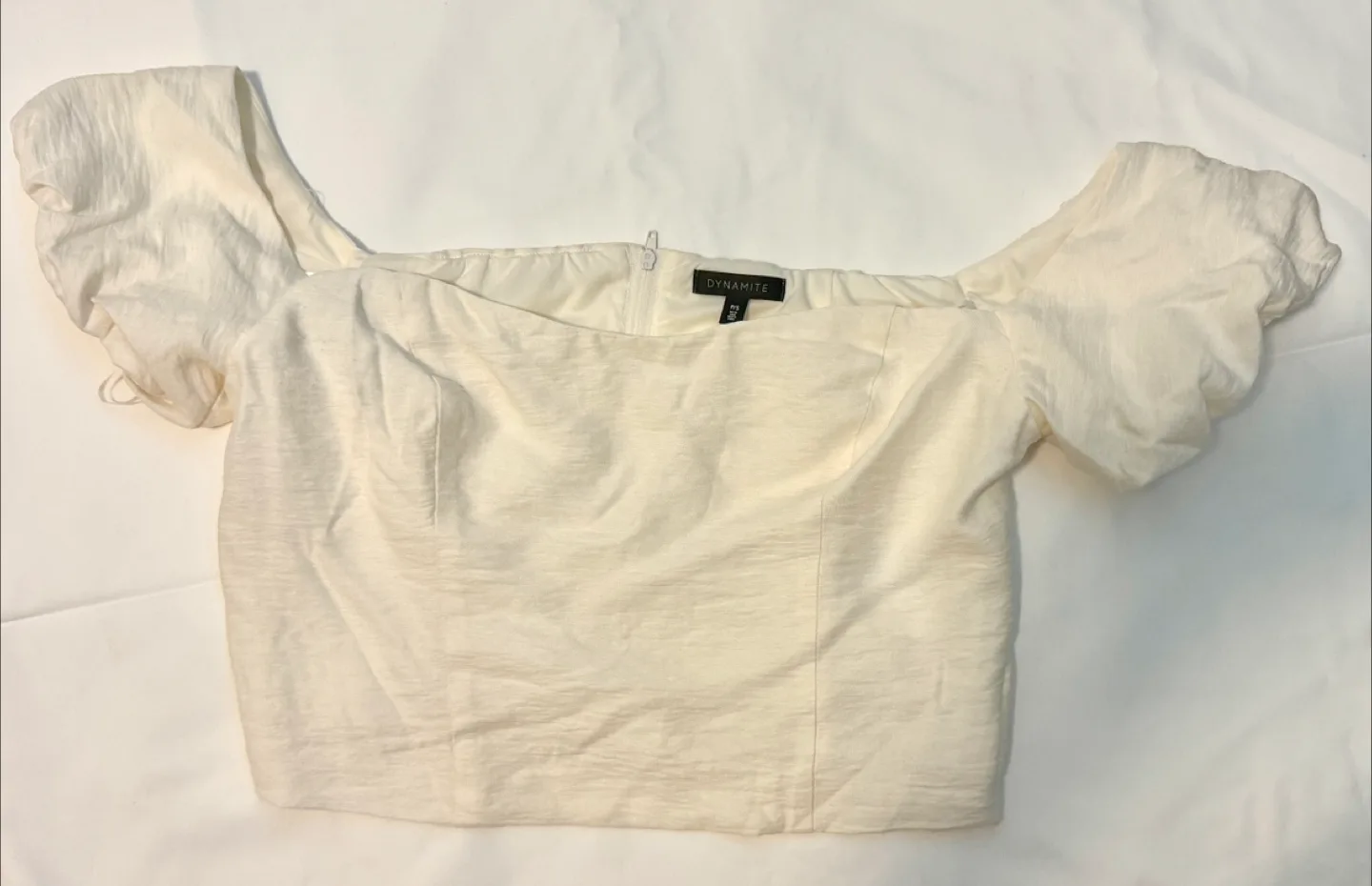 Dynamite Off-Shoulder Crop Top: Size S image indicator(4)