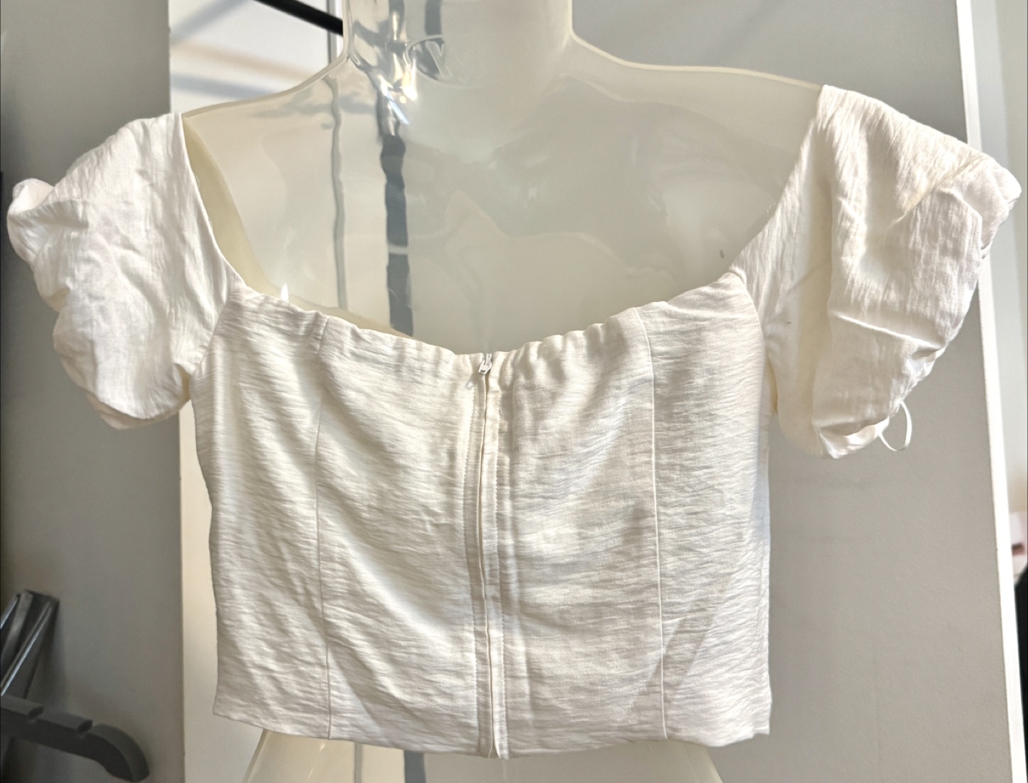 Dynamite Off-Shoulder Crop Top: Size S - photo 3