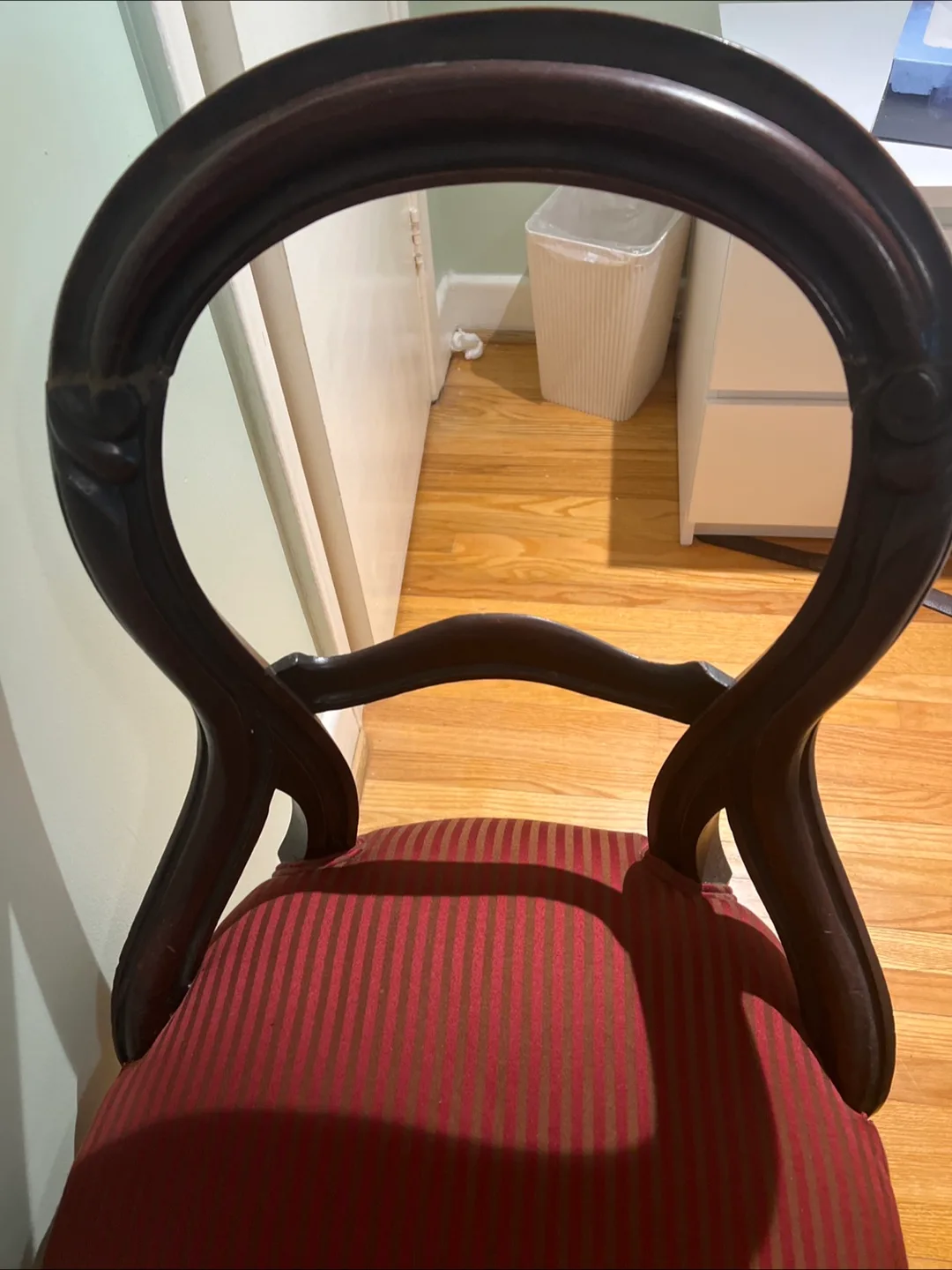 Antique Balloon Back Chair image indicator(2)