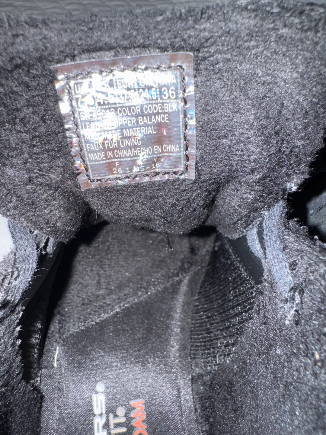 Skechers Relaxed Fit Black Shoes Size 7.5 image indicator(3)