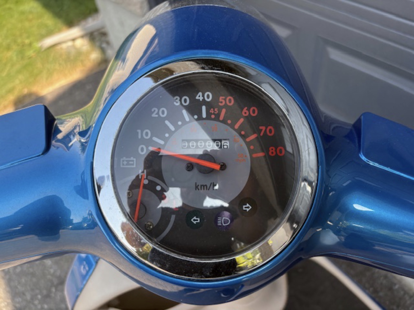 TaoTao ATE-806 Electric Scooter – Only 6 km, No License Needed - photo 5