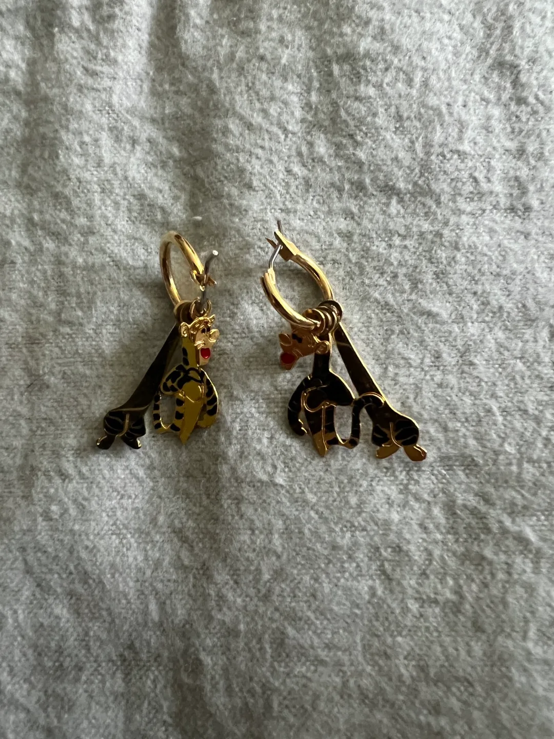 Disney Tigger Earrings image indicator(6)