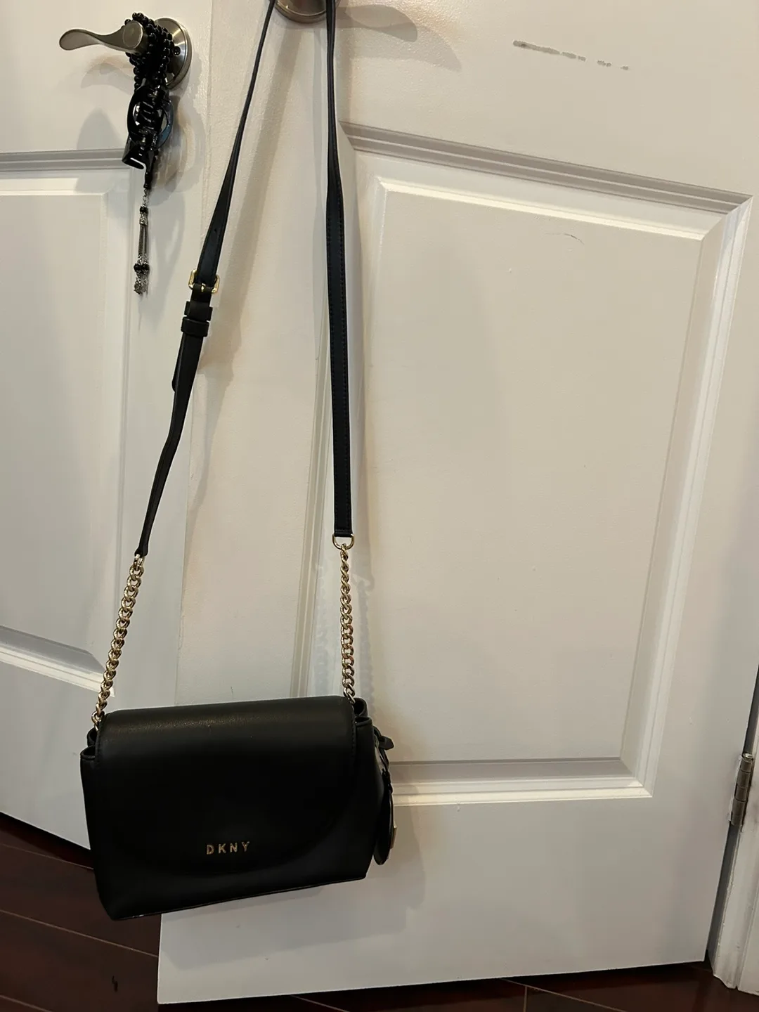DKNY Black Crossbody Bag image indicator(3)