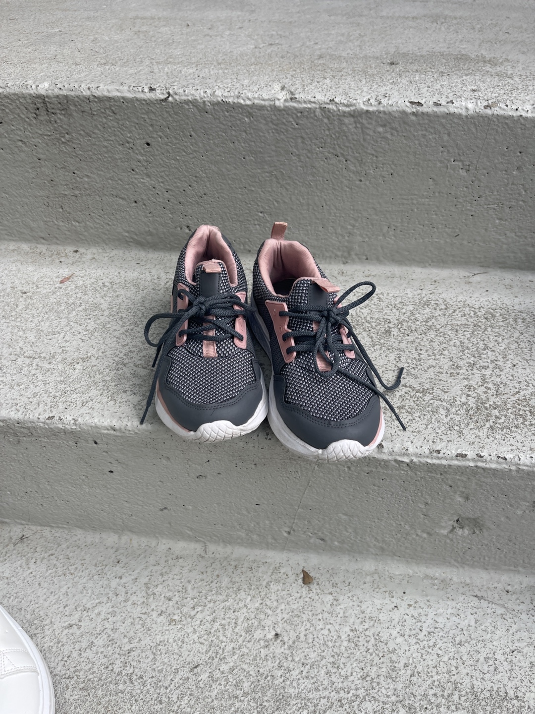 Zudio Kids Sneakers - Size 4