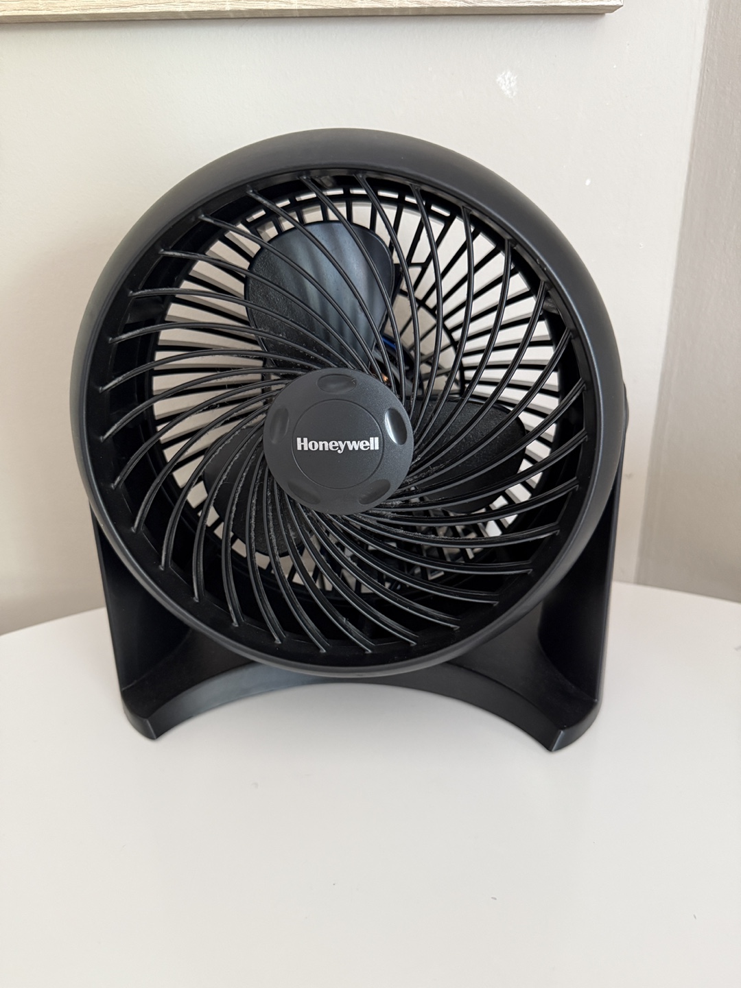Honeywell Black Table Fan