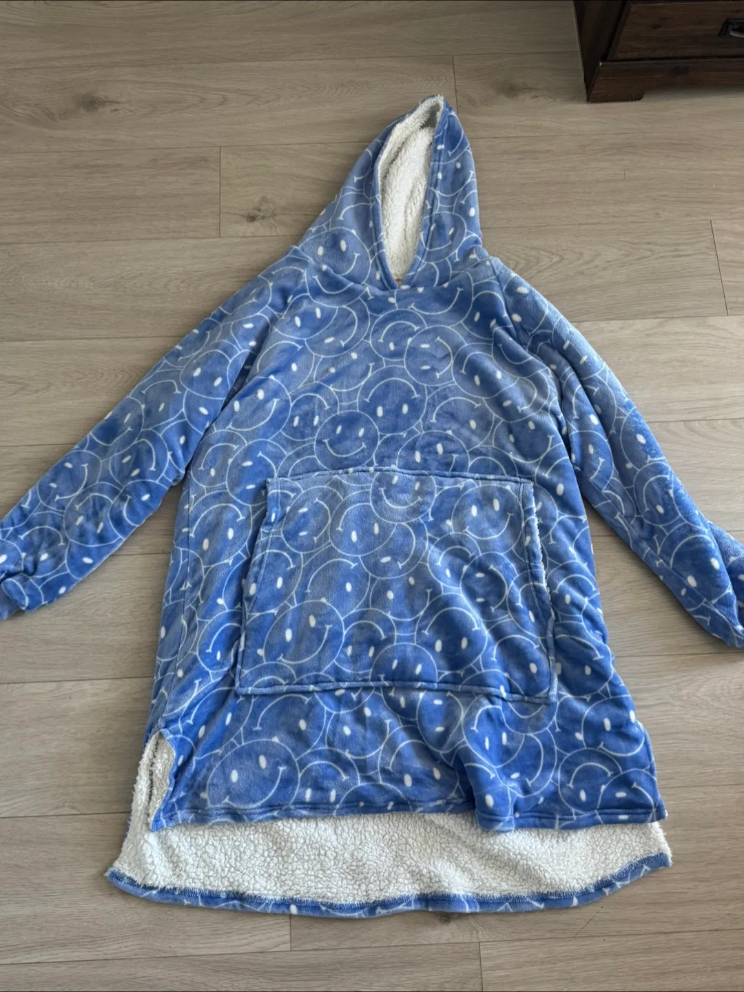 ‼️MOVING OUT SALE‼️Oversized Blanket Hoodie thumbnail
