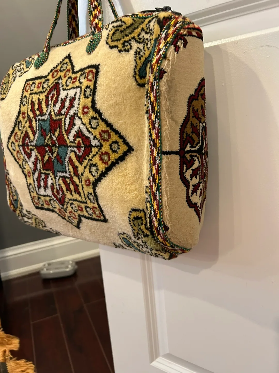 Aniqe Carpet style Bag image indicator(2)