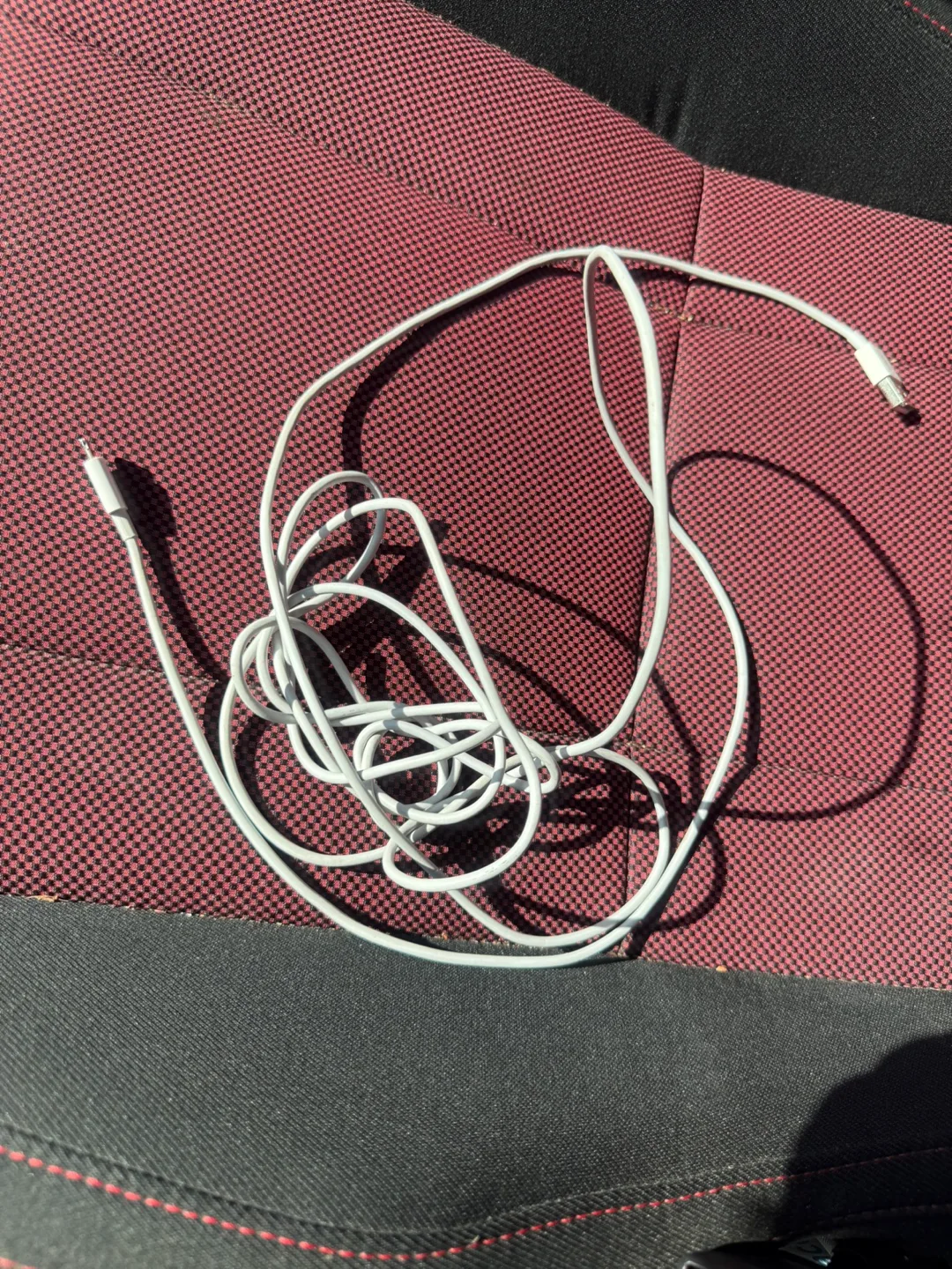 Lightning to USB Cable image indicator(2)