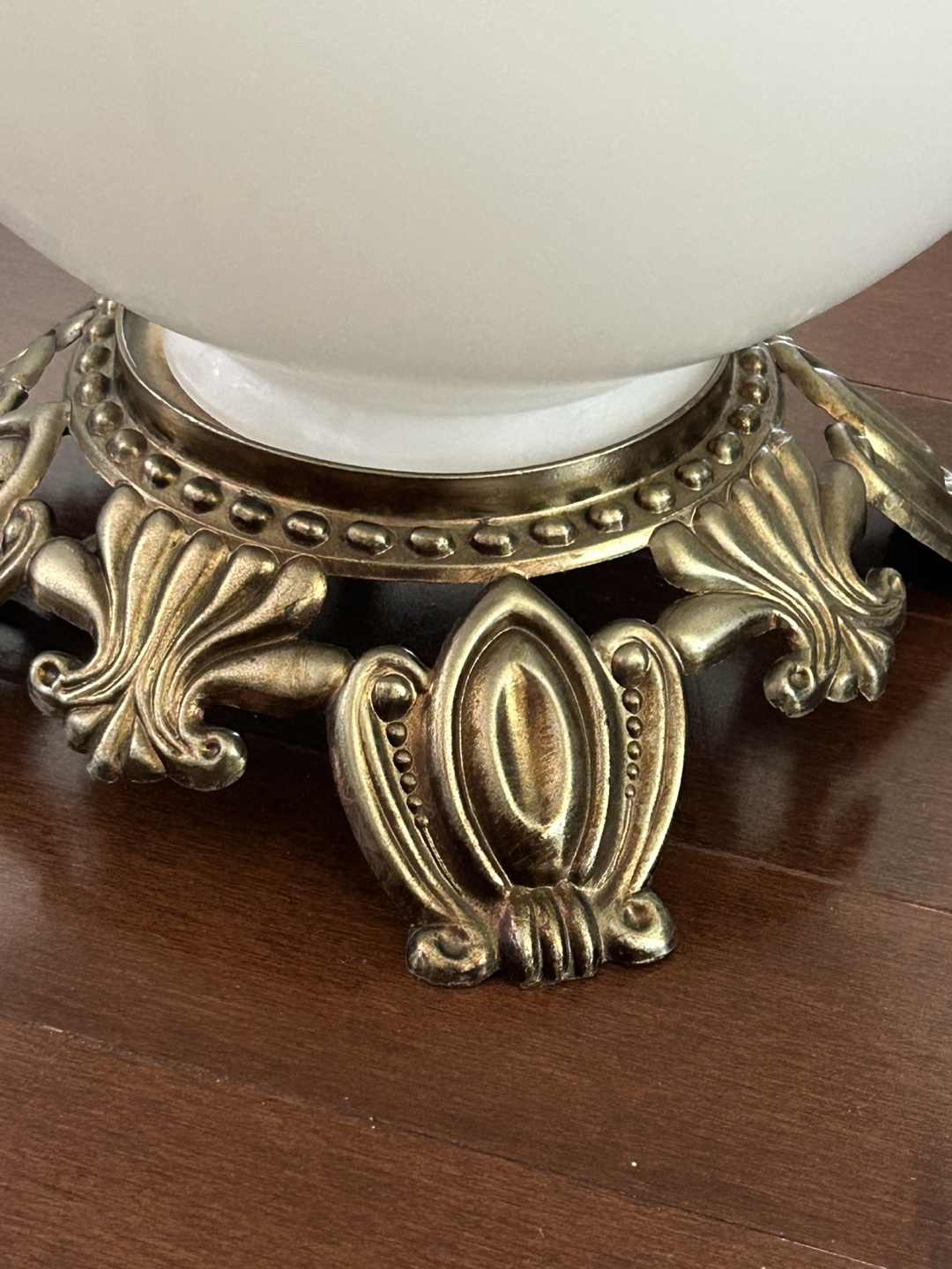 White Table Lamp with Gold Base - photo 2