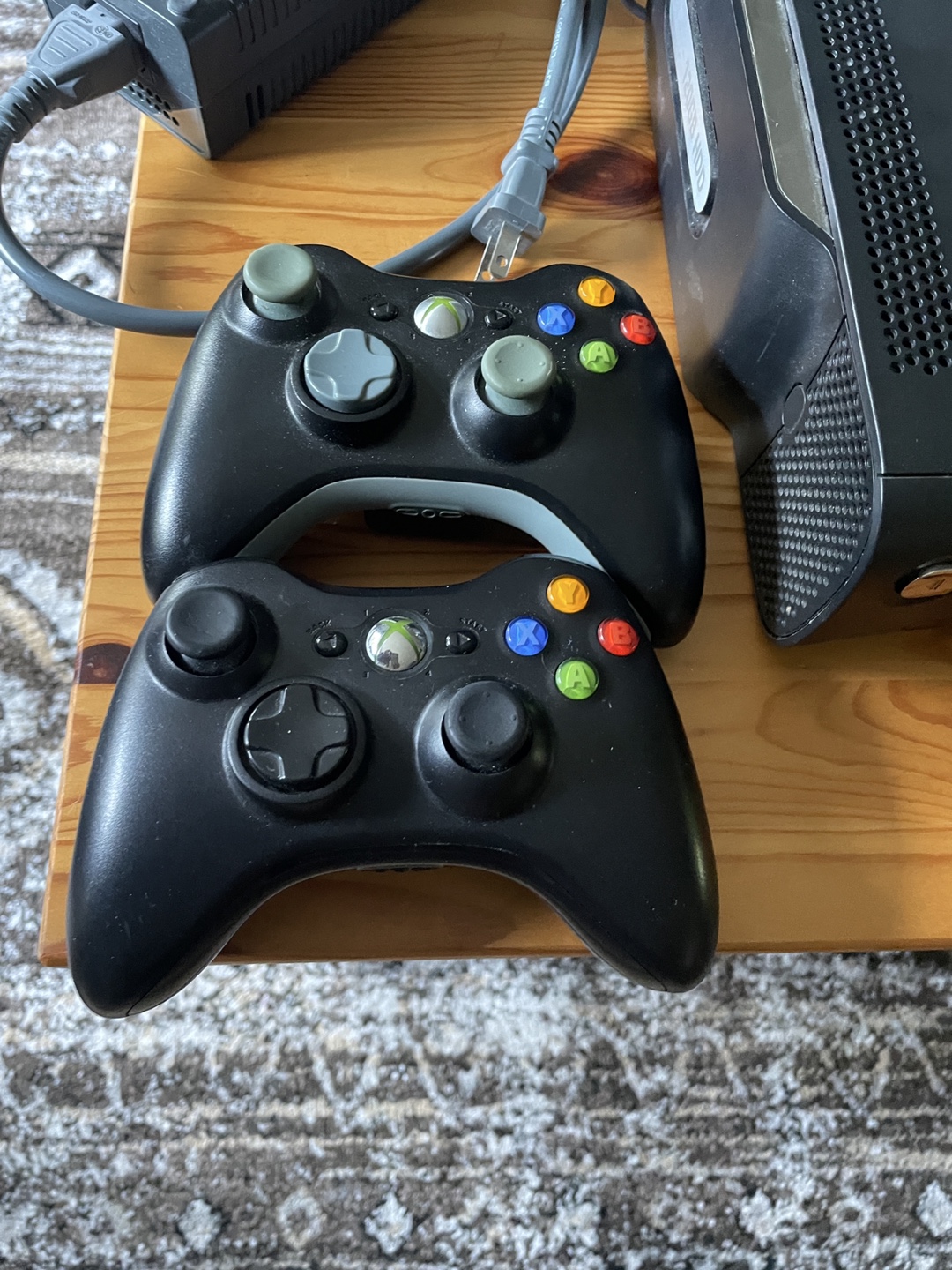 Xbox 360 with 2 Controllers, 120GB HDD and wifi adapter - photo 2