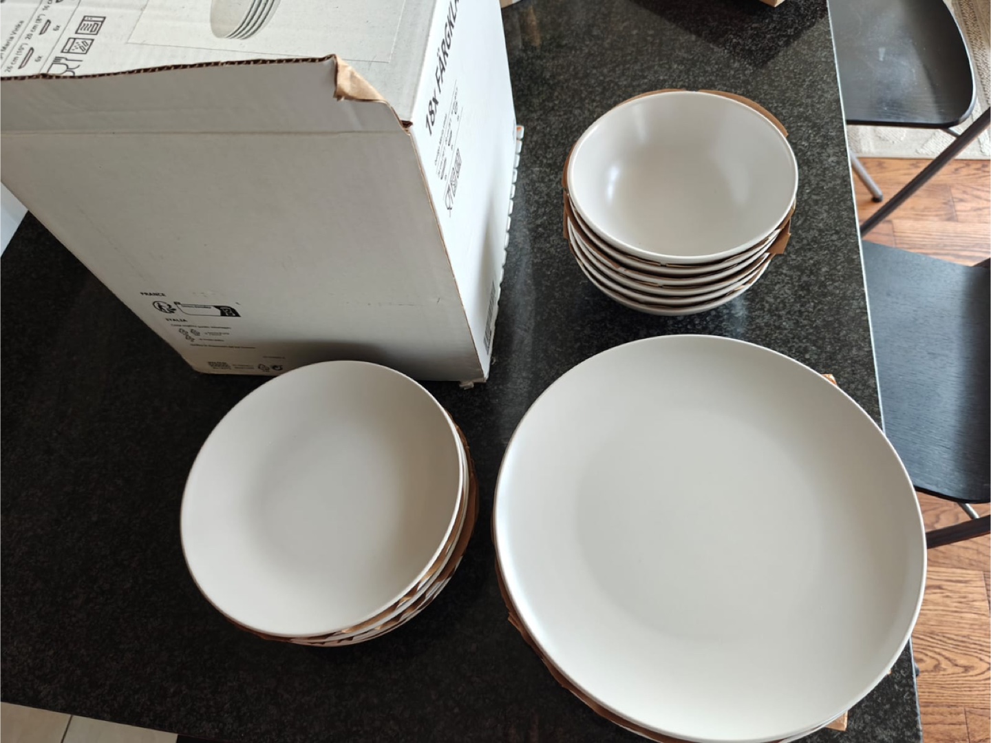 IKEA FÄRGKLAR 18-Piece Dinnerware Set, New in Box! - photo 4