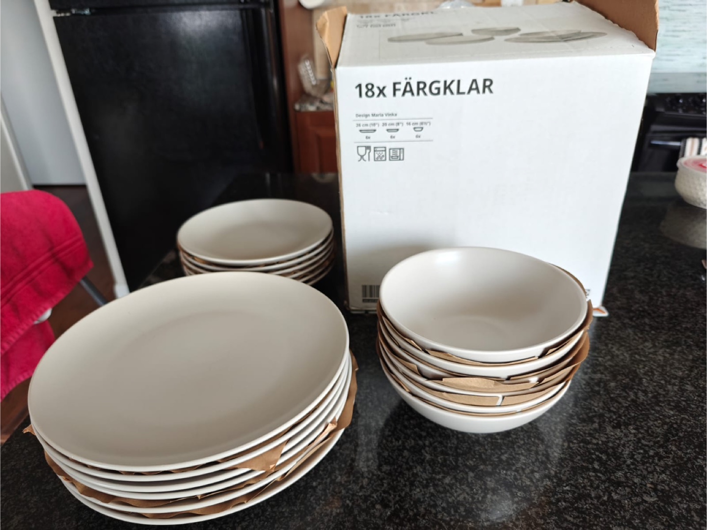 IKEA FÄRGKLAR 18-Piece Dinnerware Set, New in Box! - photo 2