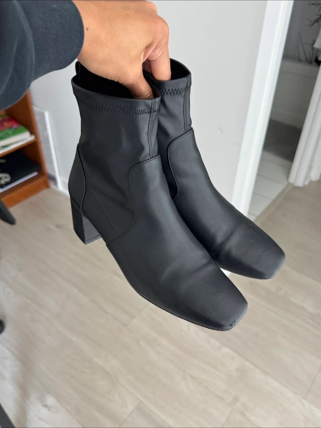 ‼️MOVING OUT SALE‼️Aldo Black Heeled Ankle Boots thumbnail