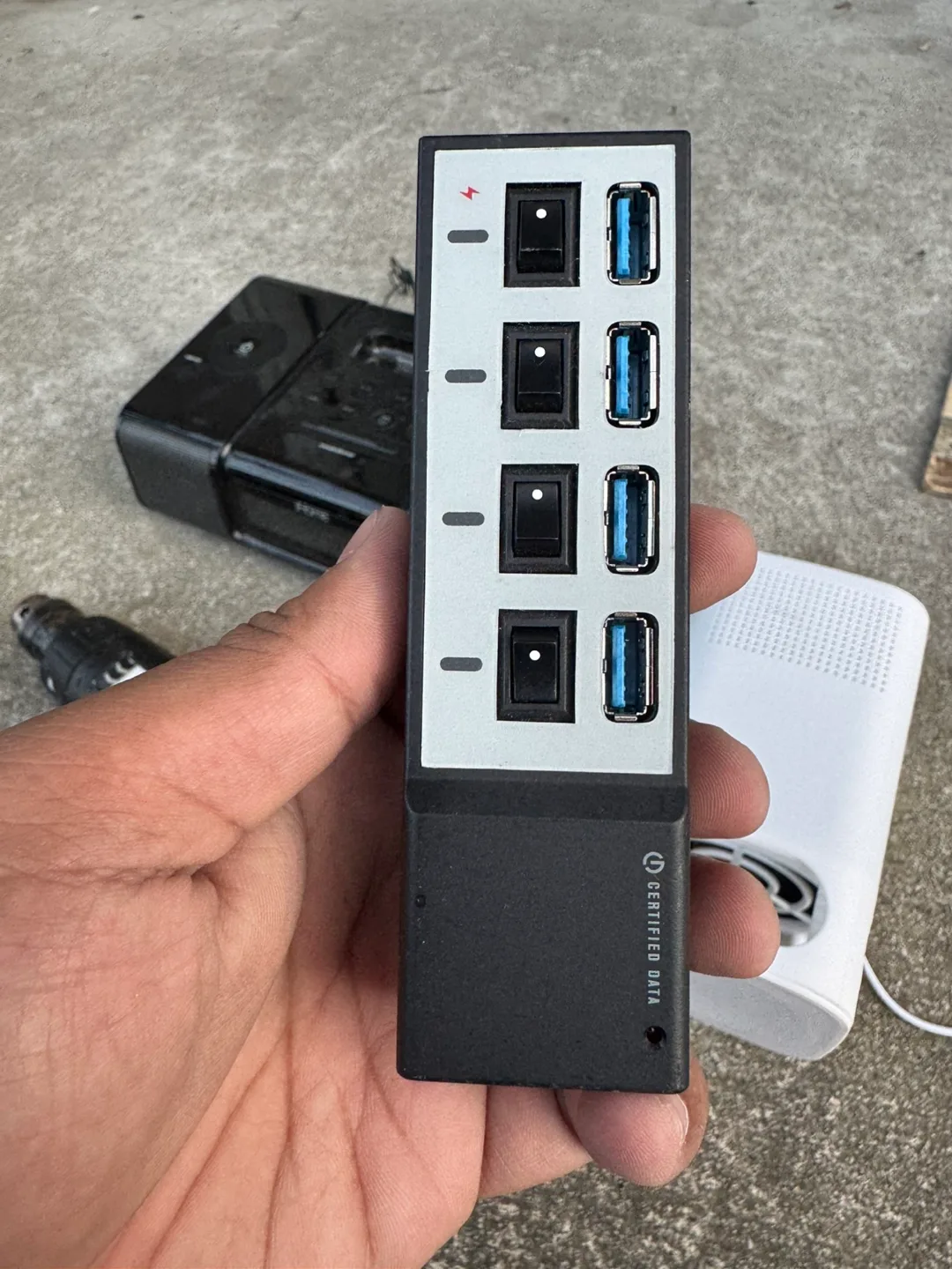 Certified Data USB 3.0 4-Port Charging Hub