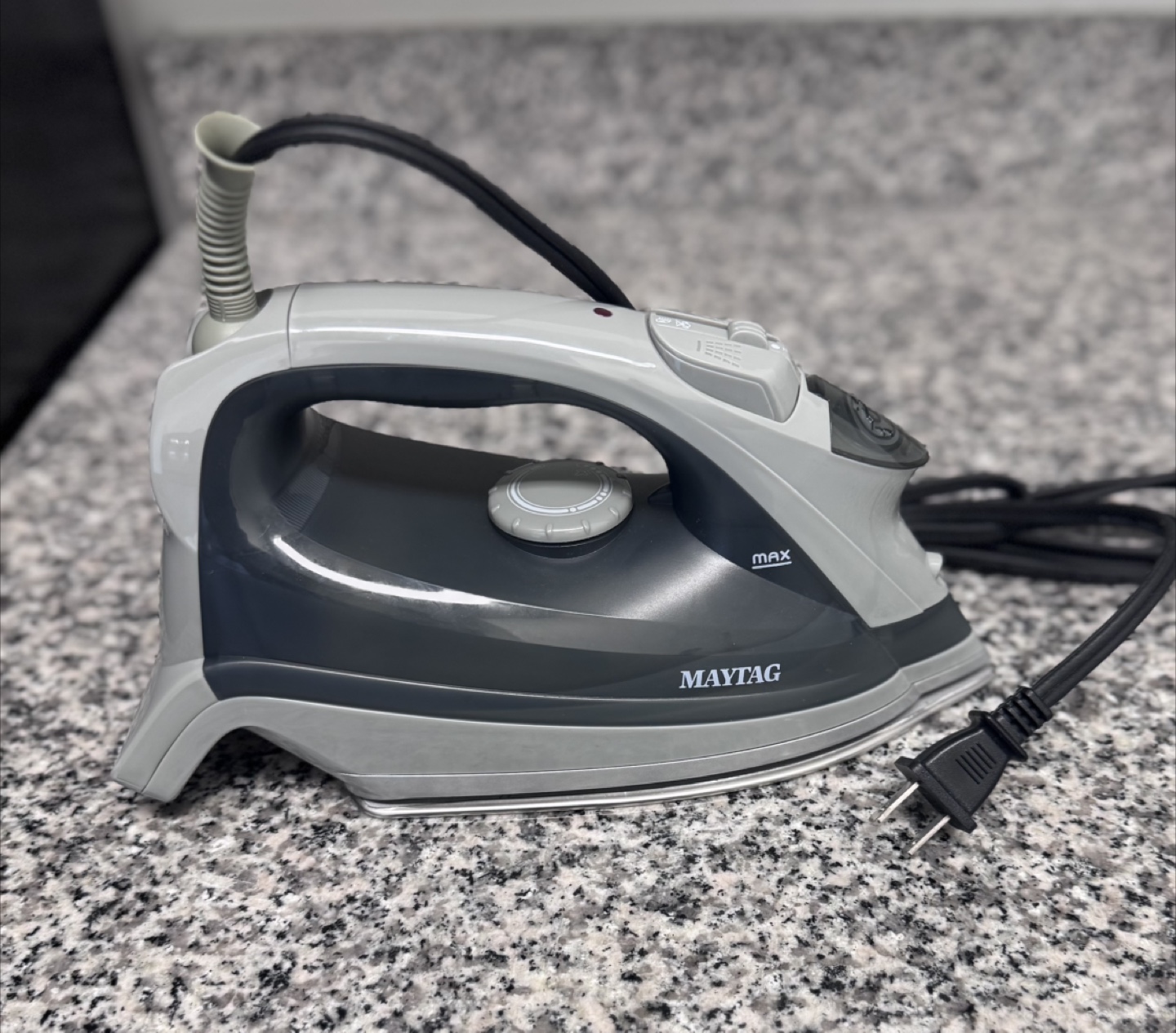 Maytag Steam Iron - photo 2