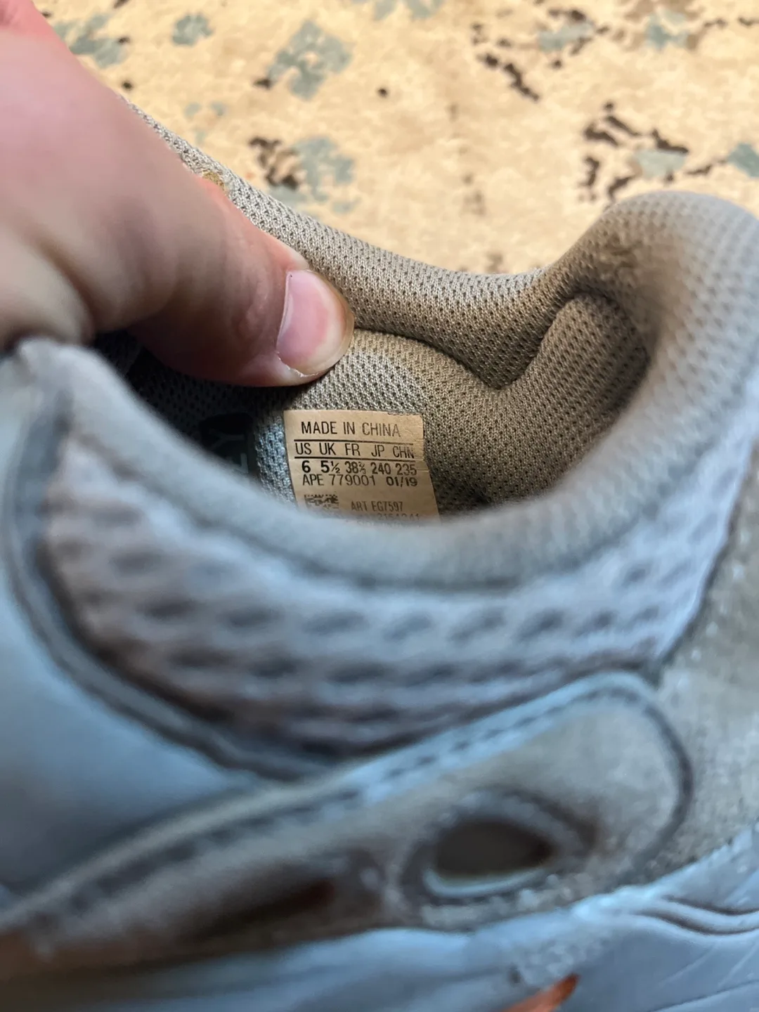 Adidas Yeezy Boost 700 V2 Static - Size 5.5 image indicator(4)