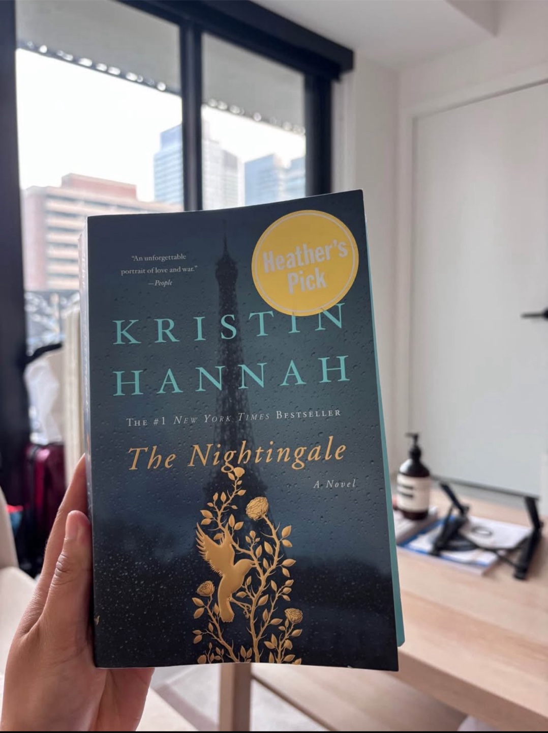 The Nightingale by Kristin Hannah