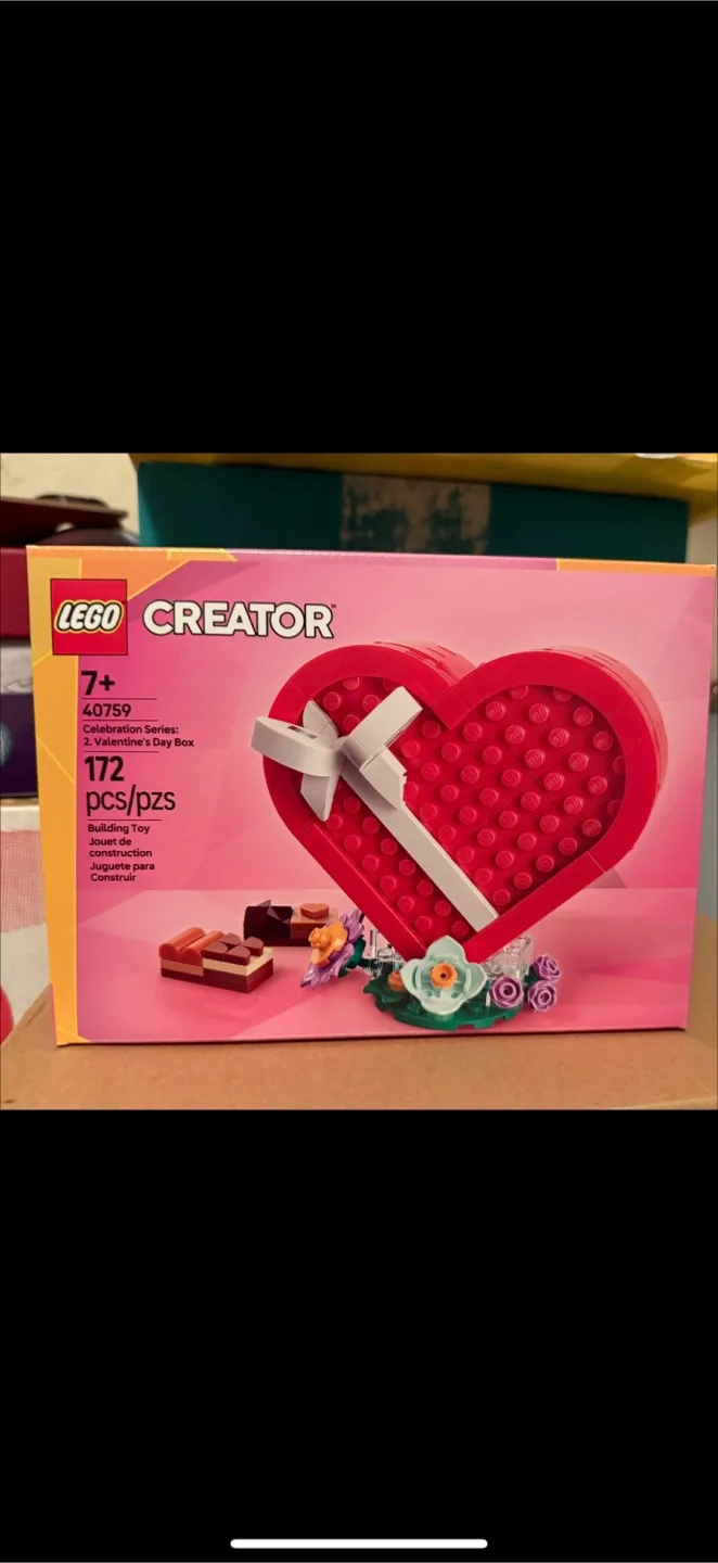 LEGO Creator Valentine's Day Box 40759 - New thumbnail