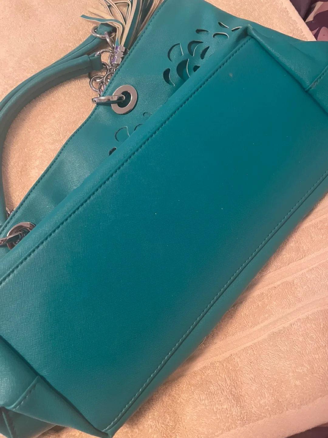 Teal Tote Bag with Chain Straps image indicator(3)