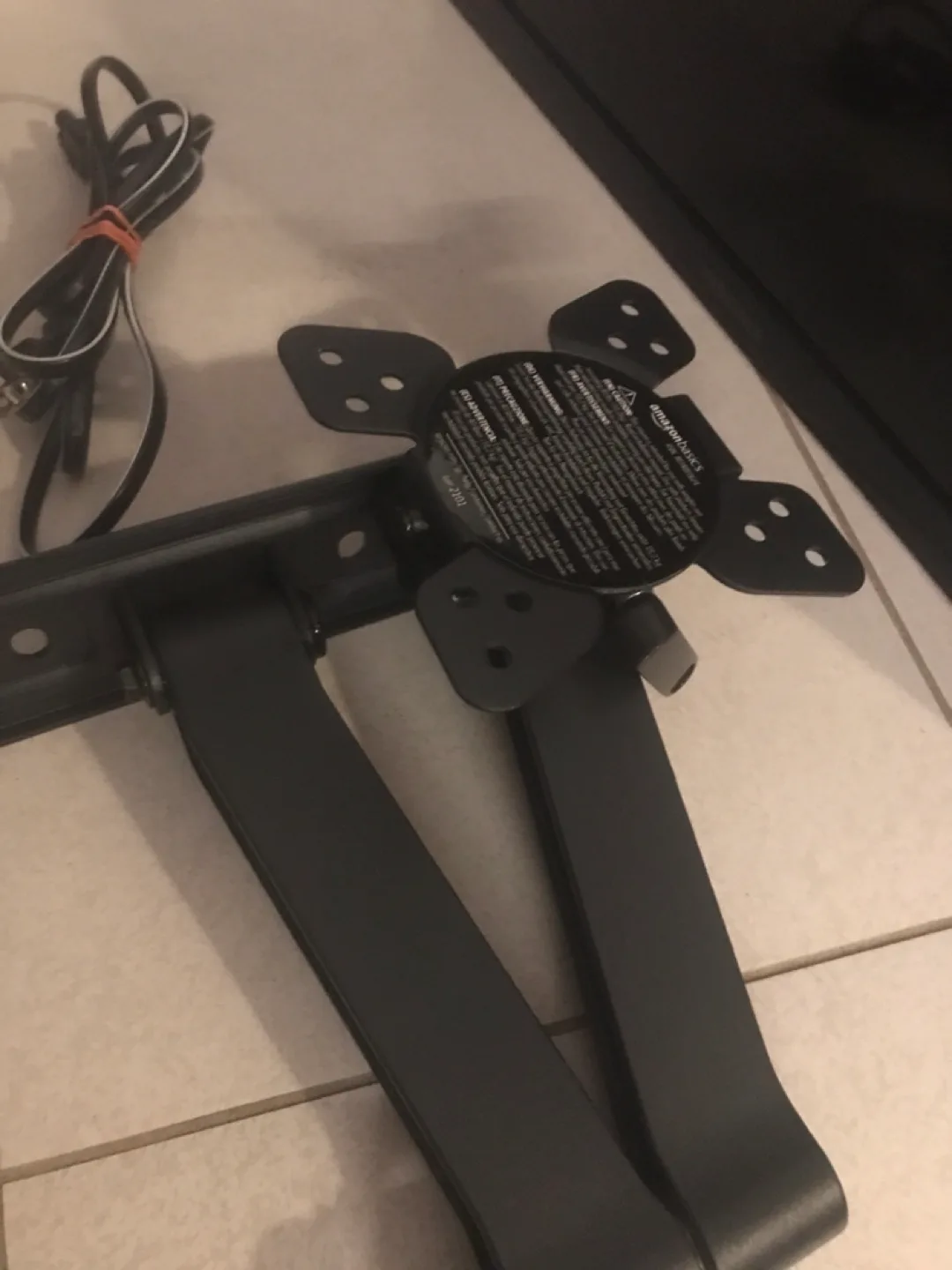 Roku  smart TV with Wall Mount 24” image indicator(3)