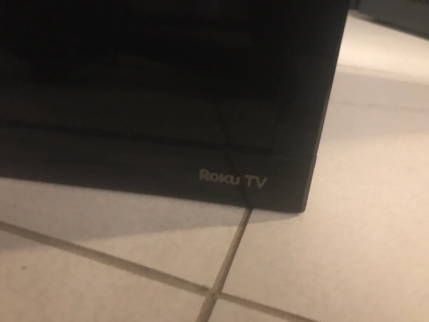 Roku  smart TV with Wall Mount 24” image indicator(4)