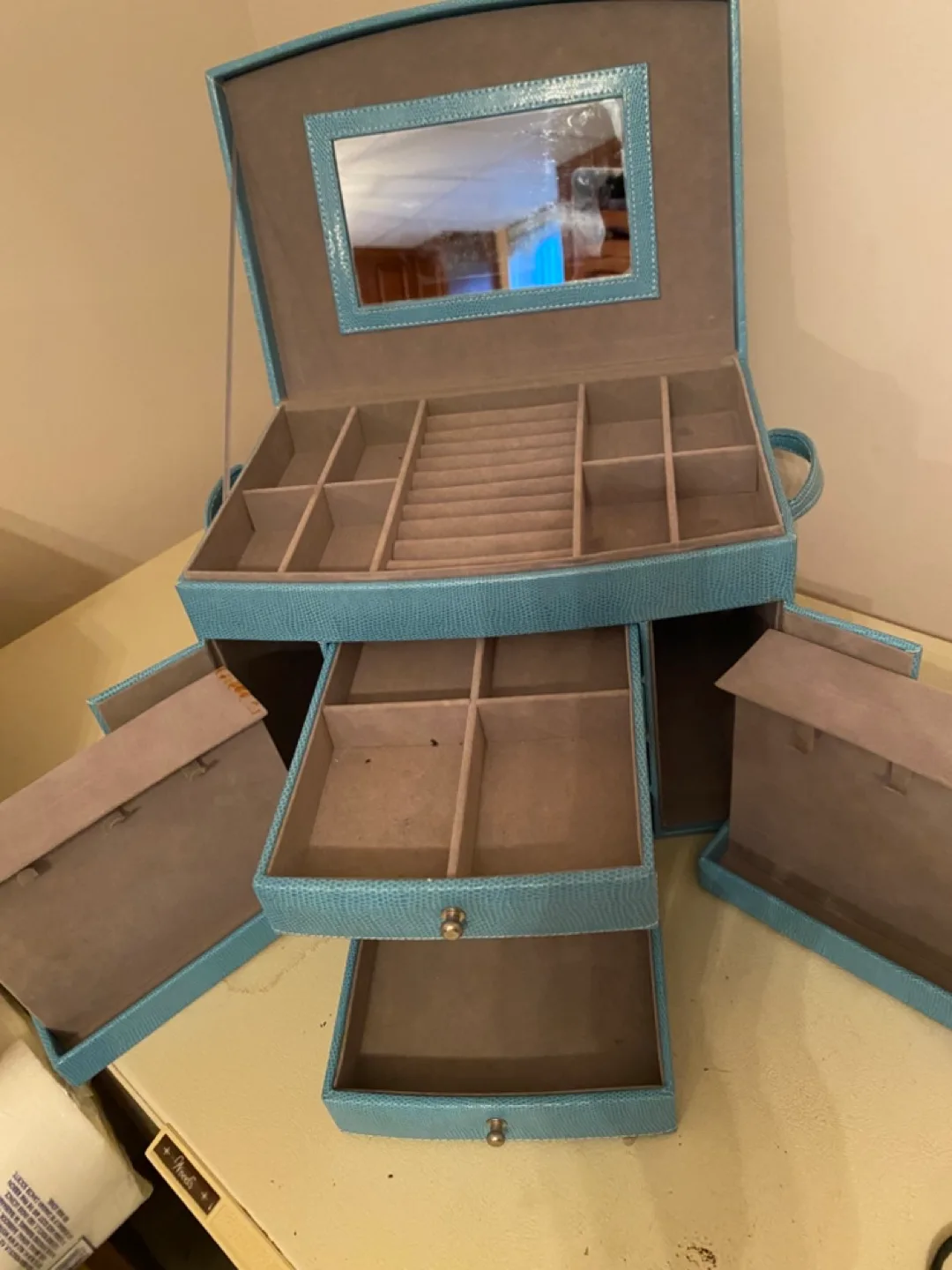 Blue Jewelry Box image indicator(2)