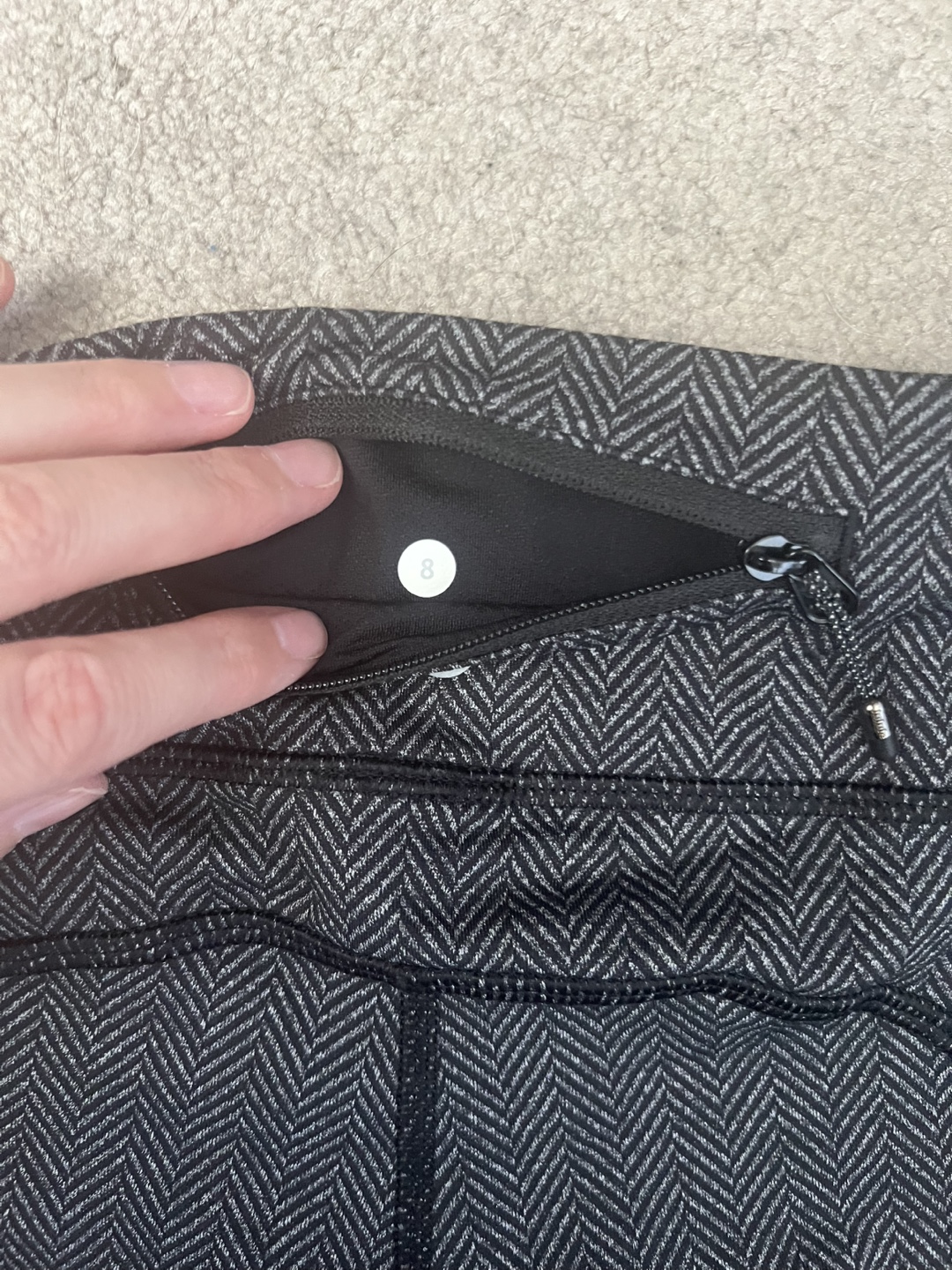 Lululemon Size 8 Leggings with pockets - photo 5
