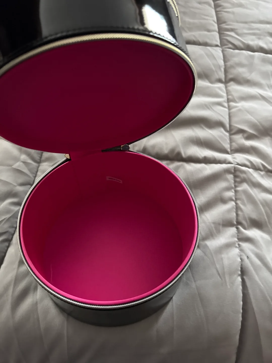 Lancome Black Patent Leather Makeup Train Case image indicator(5)