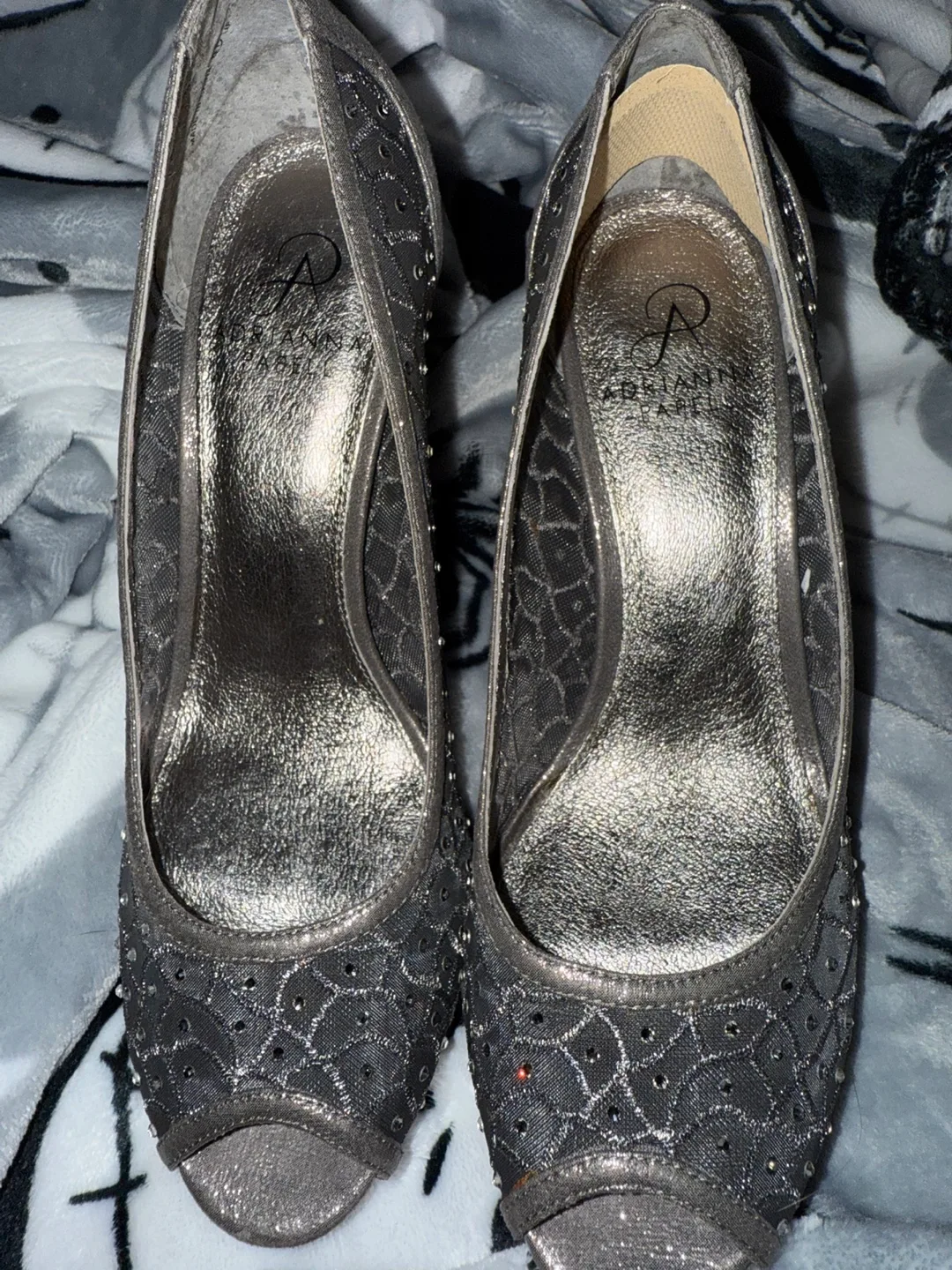 Adrianna Papell Heels, Size 8 image indicator(2)