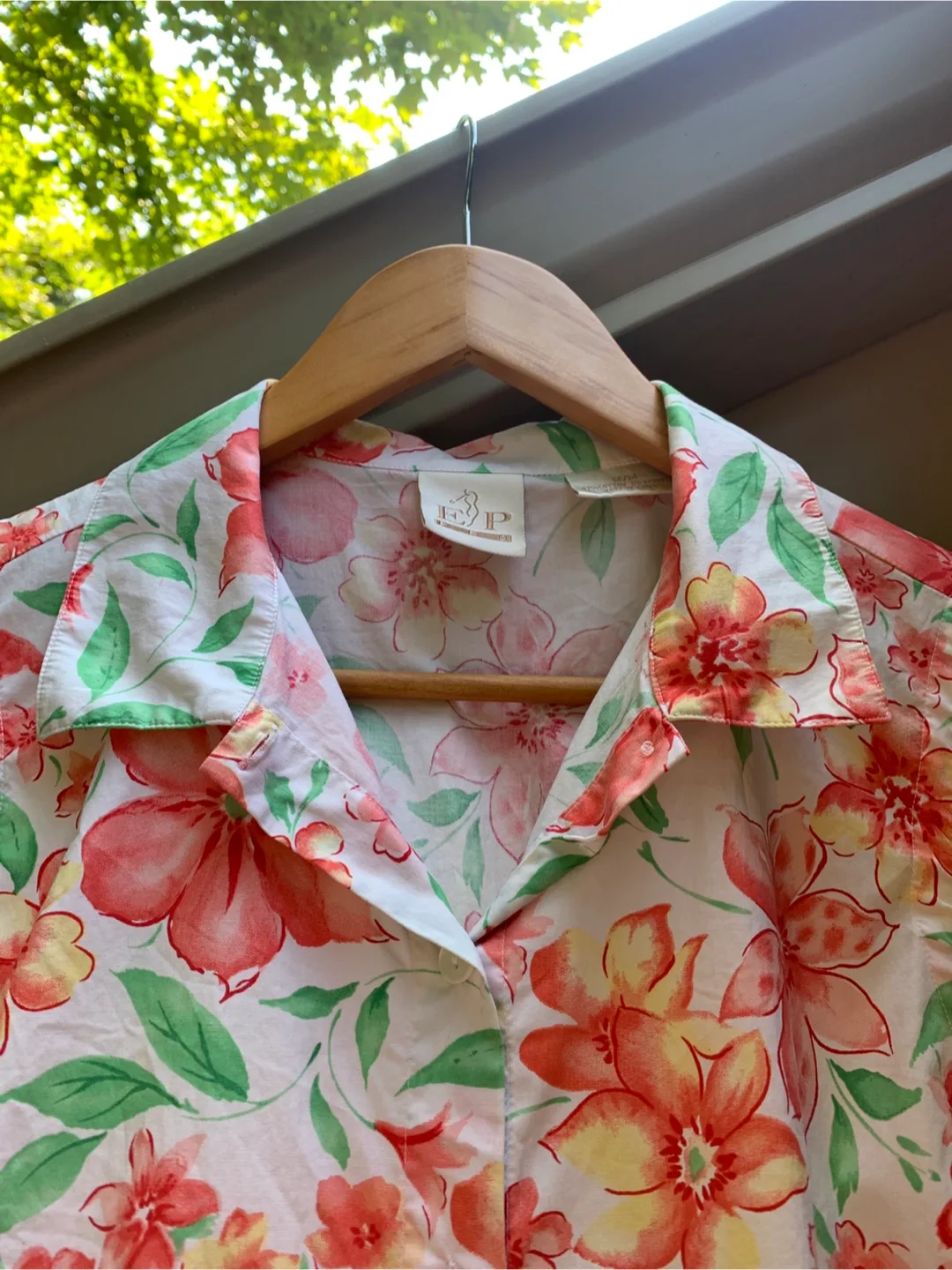 EP Pro Floral Sleeveless Blouse - Size M image indicator(7)