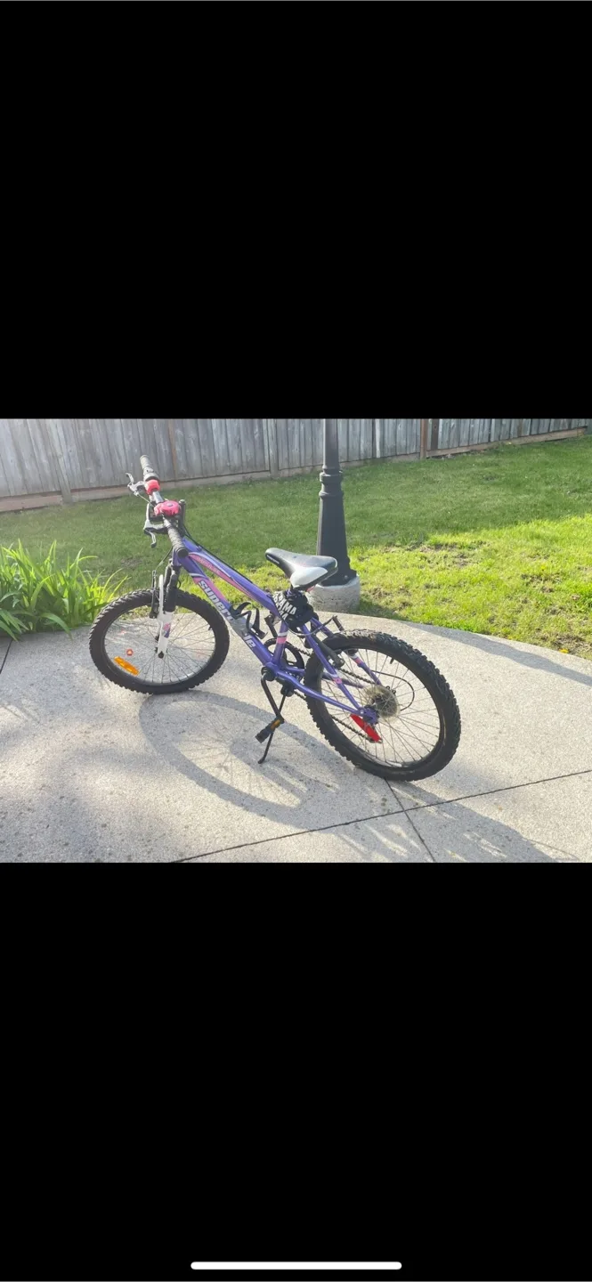 Unisex bikes each $65. thumbnail