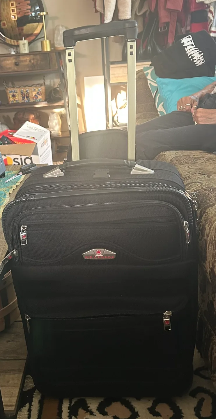 Air Canada Black Carry-On Suitcase thumbnail