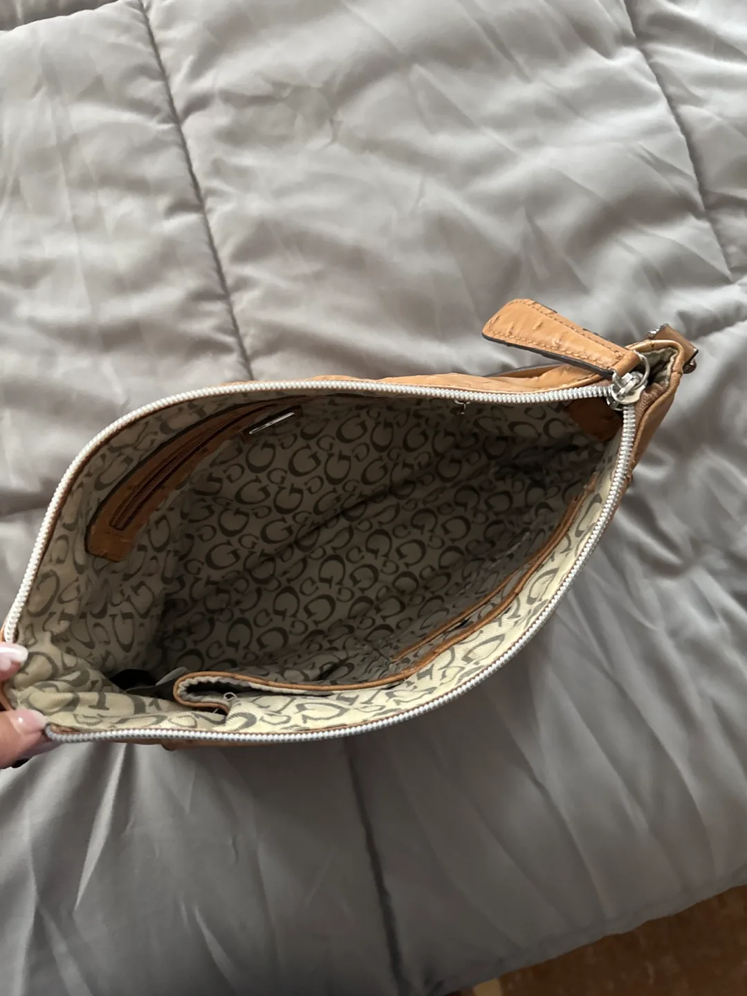 Guess Brown Shoulder Bag image indicator(3)