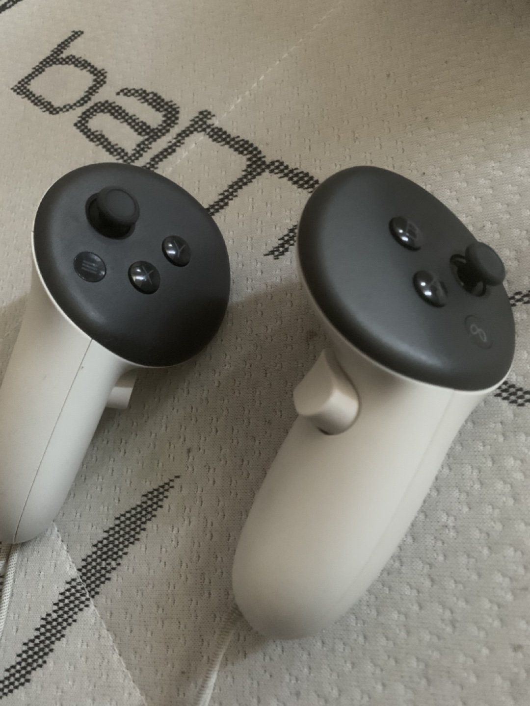 Oculus Quest 3s VR Headset - photo 2