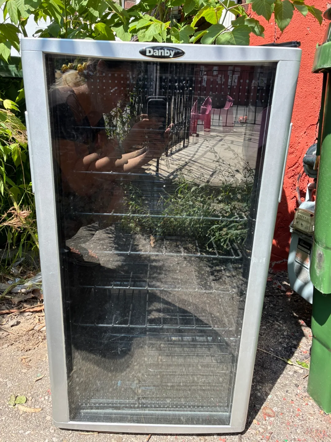 🧡 Danby Wine Cooler - Fixer Upper or Parts thumbnail