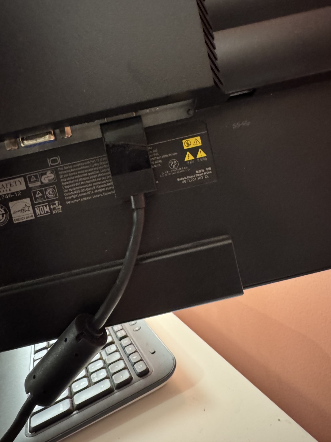 Lenovo Monitor 21.5” LED moving sale must go - photo 4