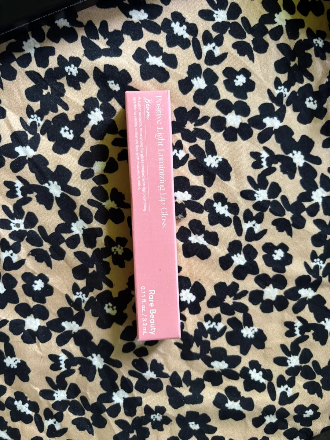 Lip liner with lipgloss(Brand new) image indicator(4)